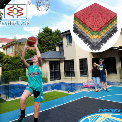 Carreaux de sport modulaires en polypropylène de 18 mm Carreaux de cour de pickleball de badminton