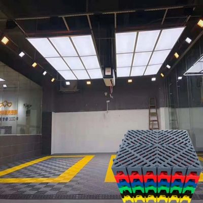Carreaux de sol de garage à ventilation antidérapante 440g Carreaux de sol en PP
